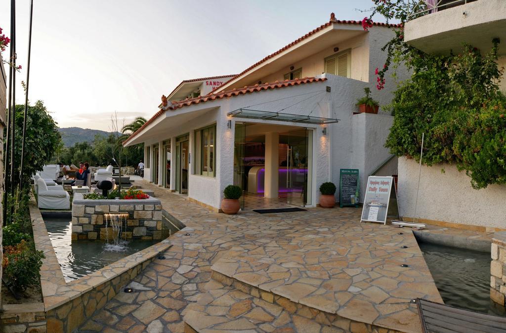פלומרי Sandy Bay Hotel מראה חיצוני תמונה