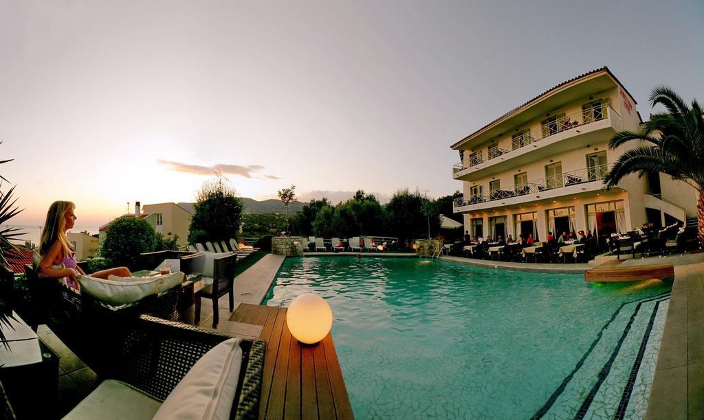 פלומרי Sandy Bay Hotel מראה חיצוני תמונה
