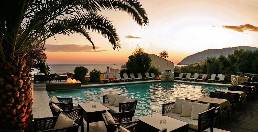 פלומרי Sandy Bay Hotel מראה חיצוני תמונה