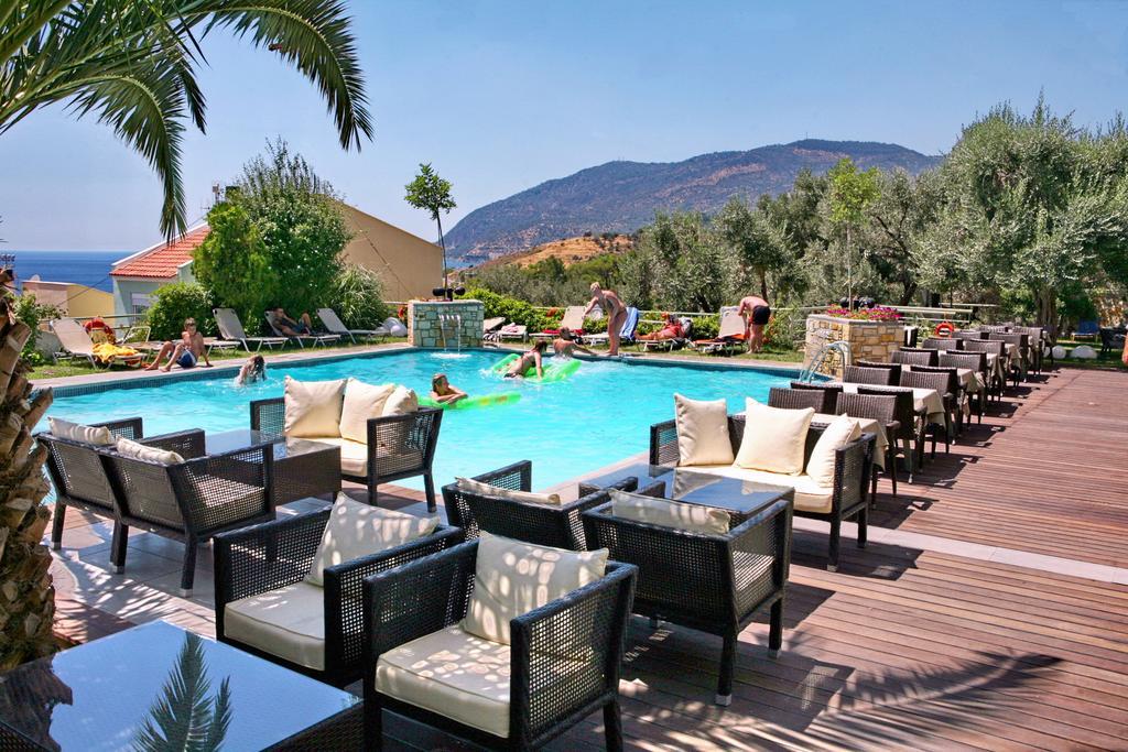 פלומרי Sandy Bay Hotel מראה חיצוני תמונה