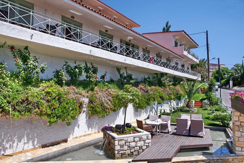 פלומרי Sandy Bay Hotel מראה חיצוני תמונה