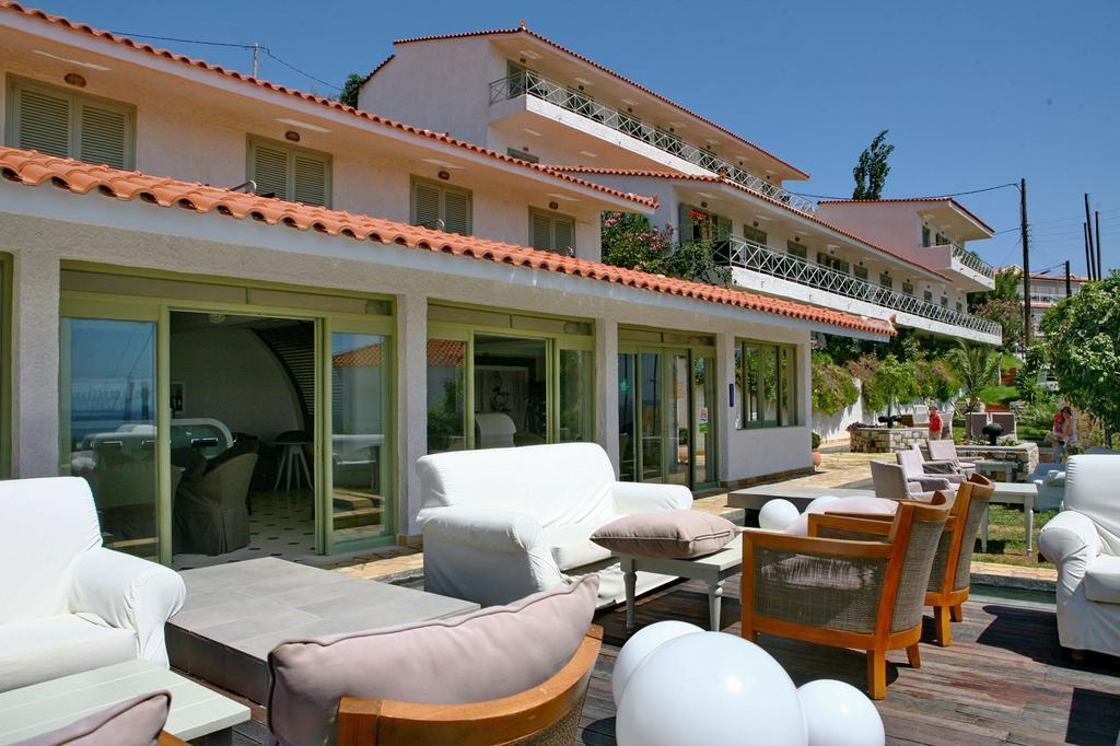פלומרי Sandy Bay Hotel מראה חיצוני תמונה